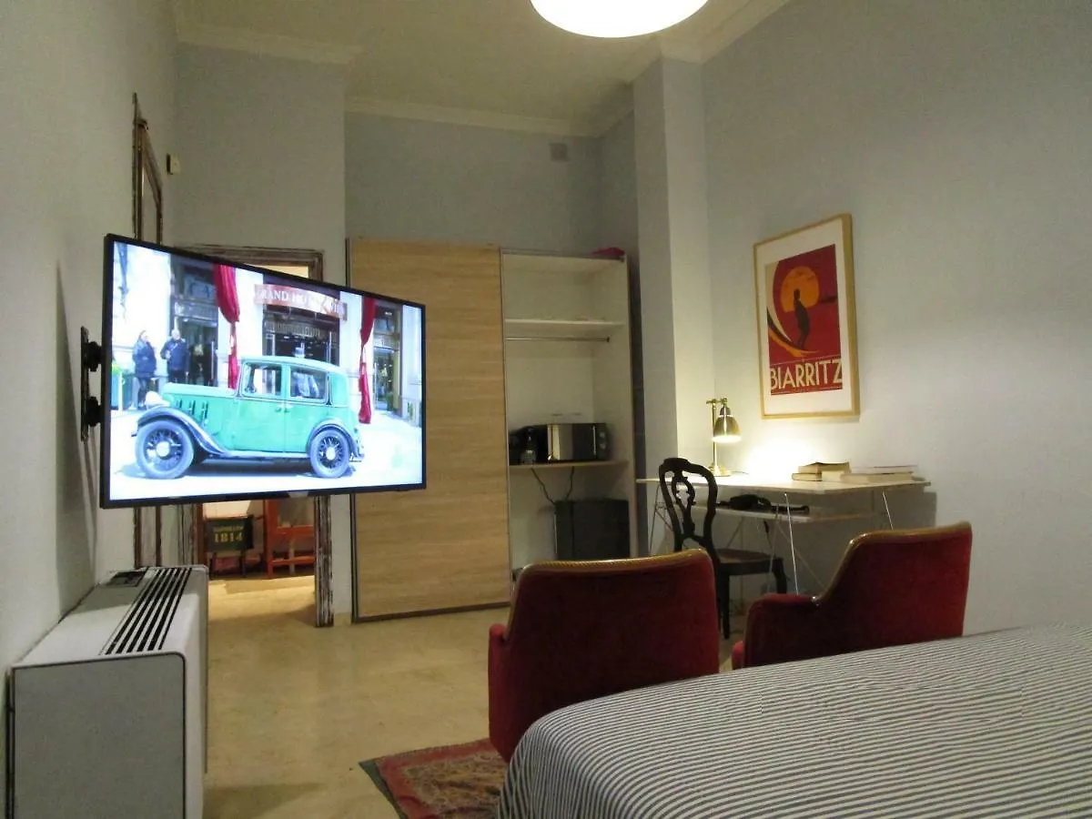 Suite Caballerizas Sevilla 0*,